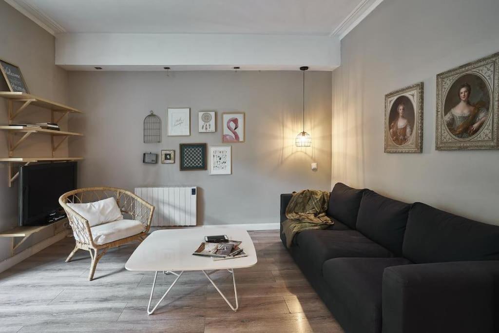 Magnificent 4 Bedroom In Eixample Apartament Barcelona